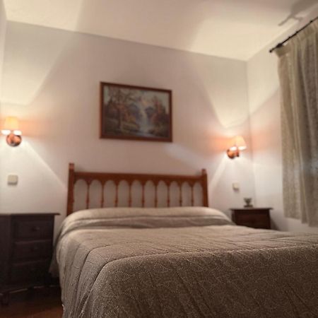El Valle Hostal Restaurante La Pradera de Navalhorno 외부 사진